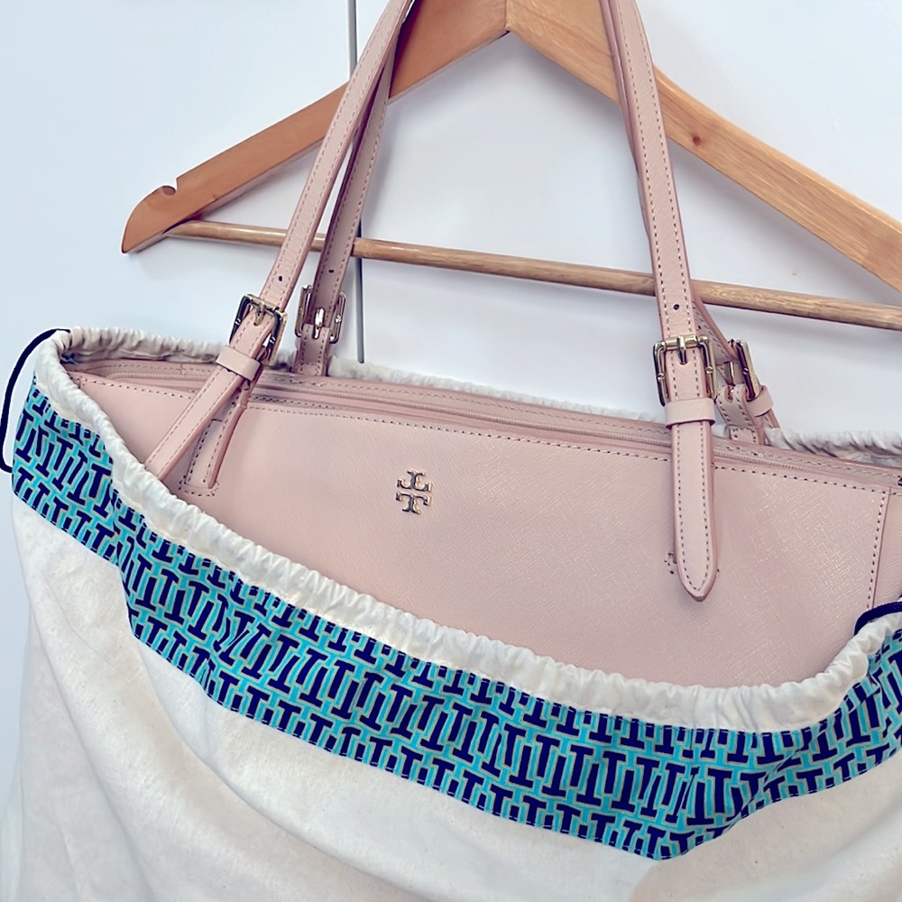 10/10 Condition Authentic Large Saffiano Tory Burch Tote Bag w/dust bag